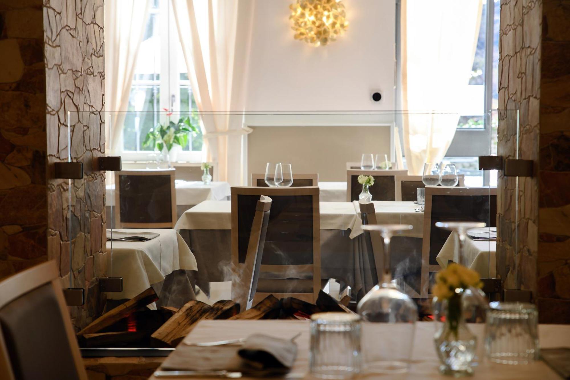 Hotel Ristorante La Vignetta تْشيرنوبيو المظهر الخارجي الصورة