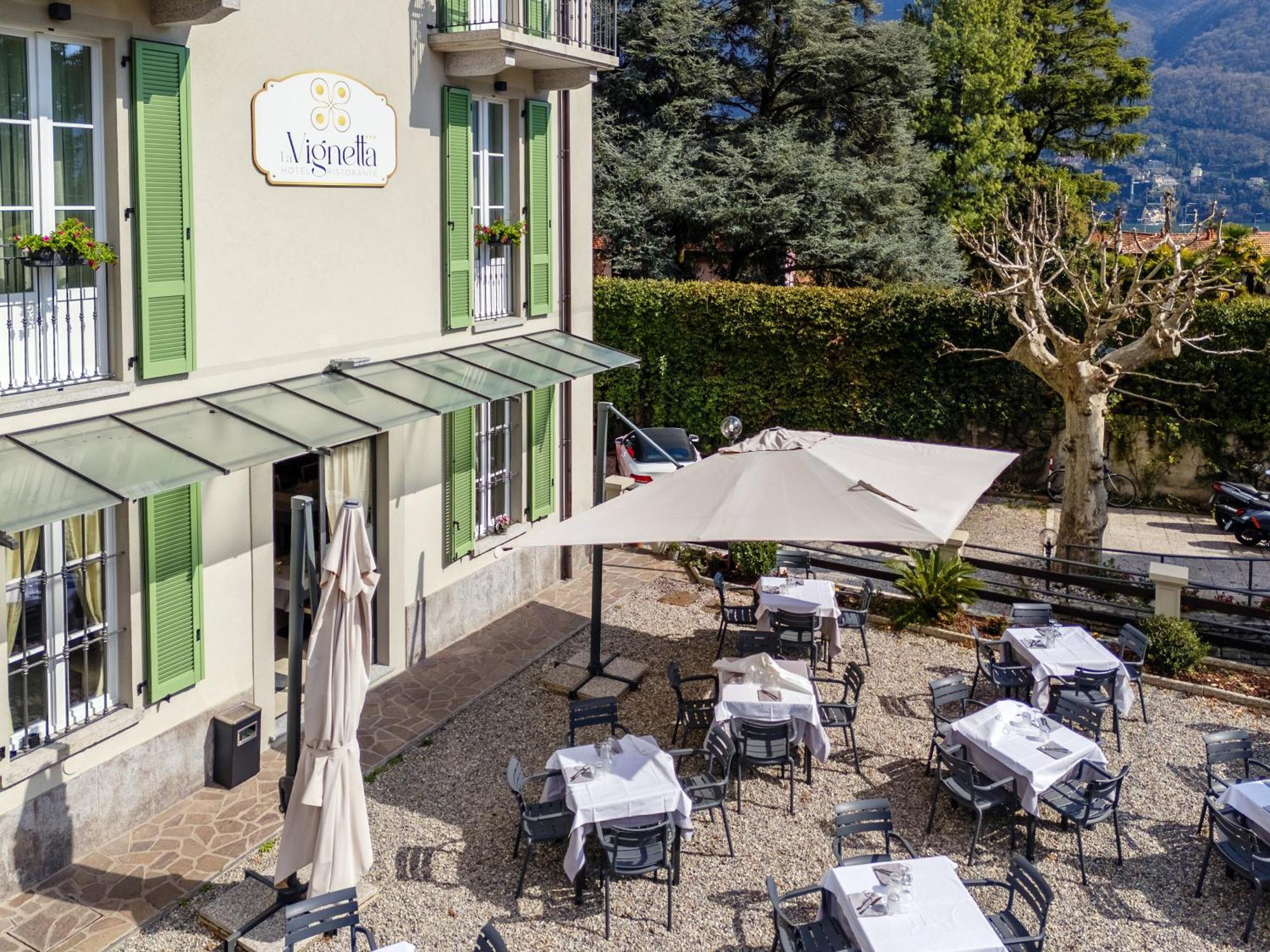 Hotel Ristorante La Vignetta تْشيرنوبيو المظهر الخارجي الصورة