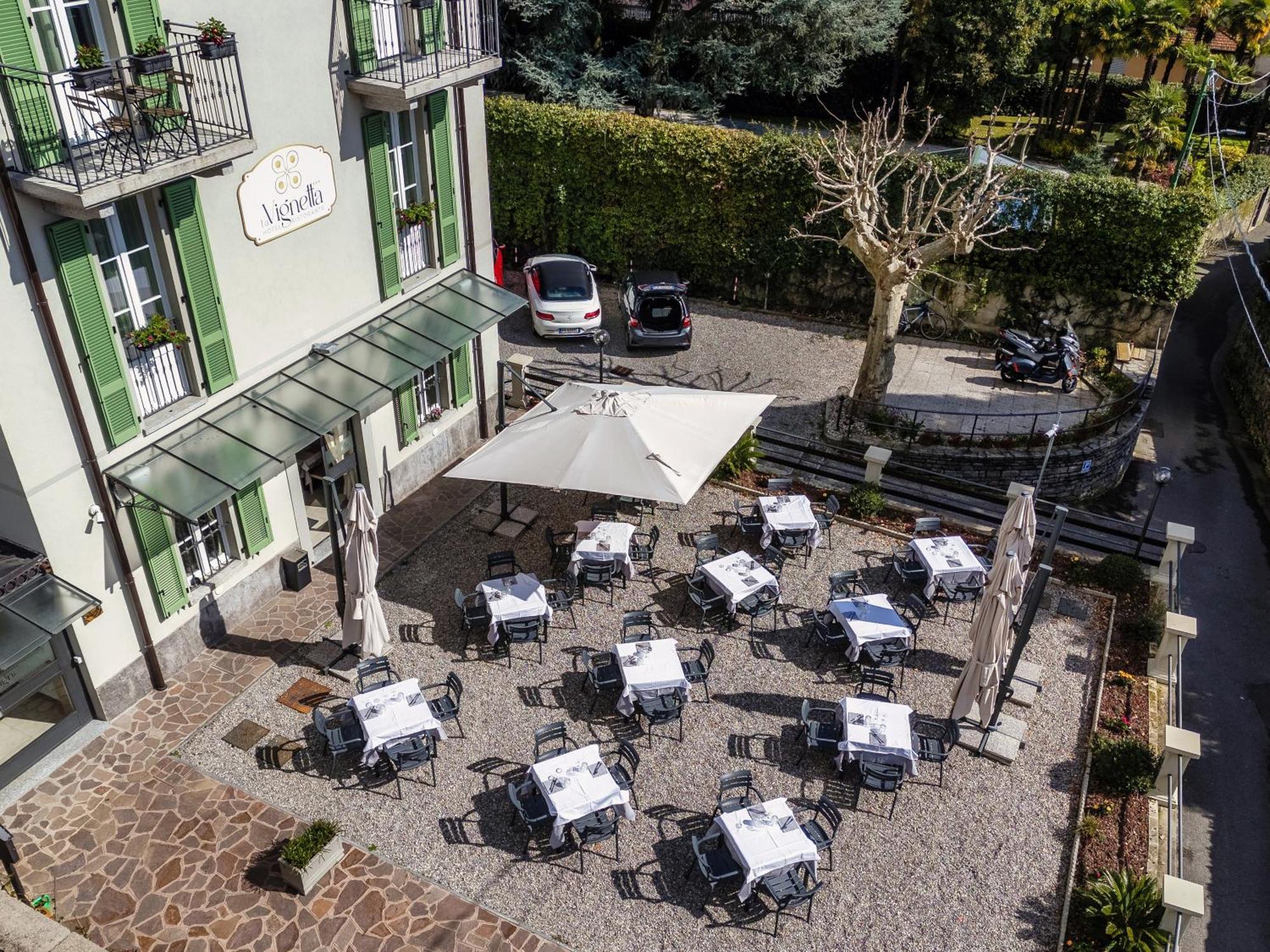 Hotel Ristorante La Vignetta تْشيرنوبيو المظهر الخارجي الصورة