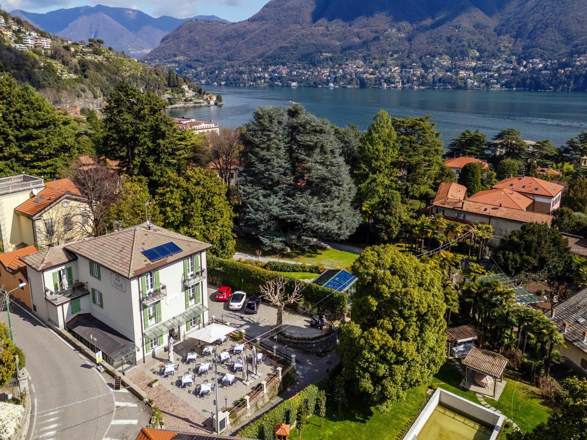 Hotel Ristorante La Vignetta تْشيرنوبيو المظهر الخارجي الصورة