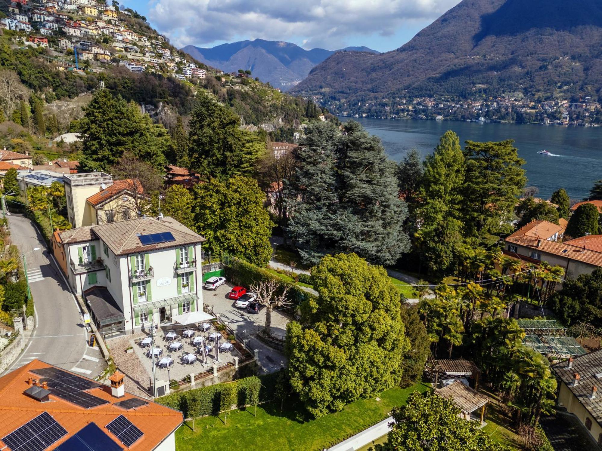 Hotel Ristorante La Vignetta تْشيرنوبيو المظهر الخارجي الصورة